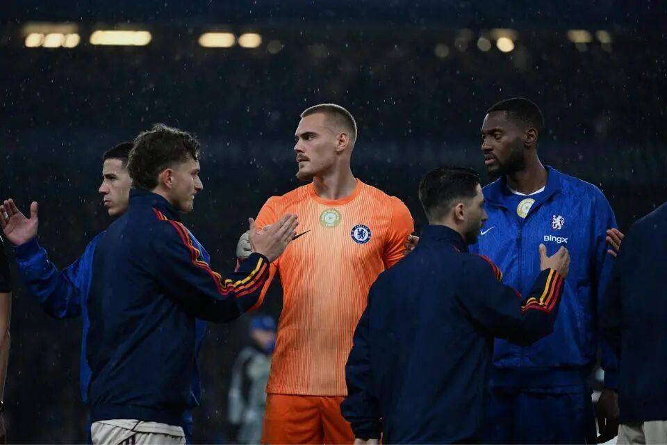 不走运！蓝军二门欧冠半场伤退 新帅本欲重点培养他